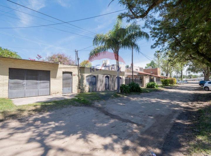 Casa · 183m² · 8 Ambientes · 1 Cochera