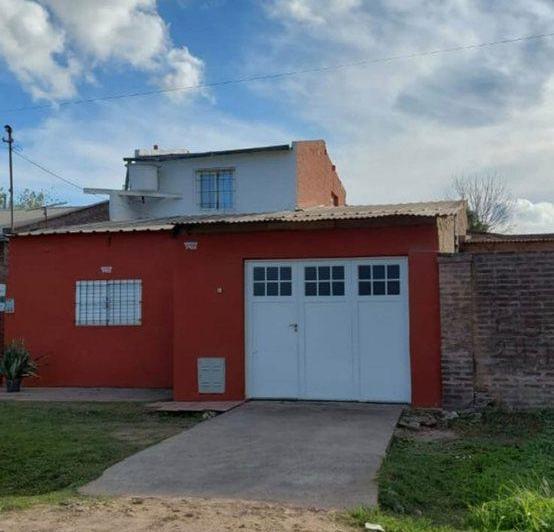 Casa · 98m² · 6 Ambientes · 1 Cochera