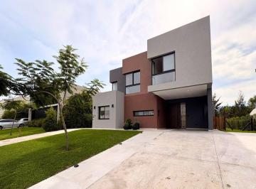 Casa · 224m² · 6 Ambientes · 3 Cocheras · Venta Casa 6 Ambientes Castaños Nordelta