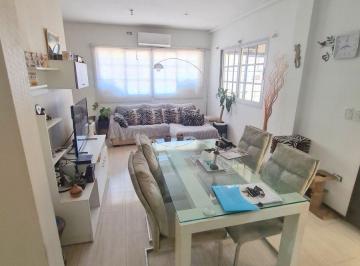 Casa · 176m² · 3 Ambientes · 2 Cocheras · Casa Triplex - San Martin - Apto Credito