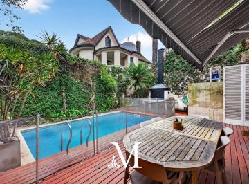 Casa · 330m² · 7 Ambientes · 1 Cochera · Venta Hermosisima Casa Estilo Tudor - 330 m² - Parrilla - Pileta - Belgrano R