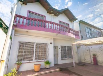 Casa · 192m² · 5 Ambientes · 1 Cochera · Venta Sarandi Casa 5 Amb Patio + Cochera