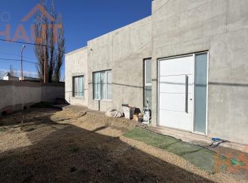 Casa · 205m² · 3 Ambientes · 1 Cochera · Casa en General Fernandez Oro