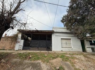 Casa · 60m² · 3 Ambientes · 1 Cochera · Casa 3 Ambientes en Venta Solano Cochera y Jardin