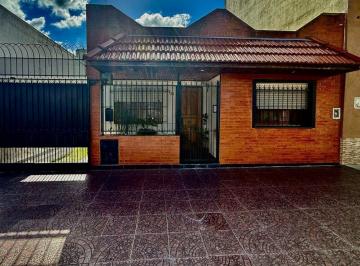 Casa · 78m² · 3 Ambientes · 1 Cochera · Casa en Venta 3 Ambientes Billinghurst
