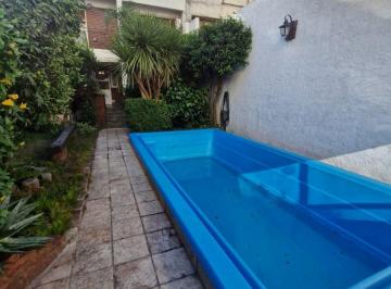 Casa · 384m² · 6 Ambientes · 1 Cochera · Casa en Venta Quincho Pileta Cochera Terraza