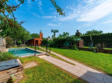Casa · 170m² · 5 Ambientes · 1 Cochera · Casa en Venta 4 Dorm. Pileta y Quincho