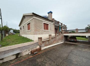 Casa · 352m² · 5 Ambientes · 2 Cocheras · Venta Casa 3 Dorm.. El Manzano, Apto Credito.