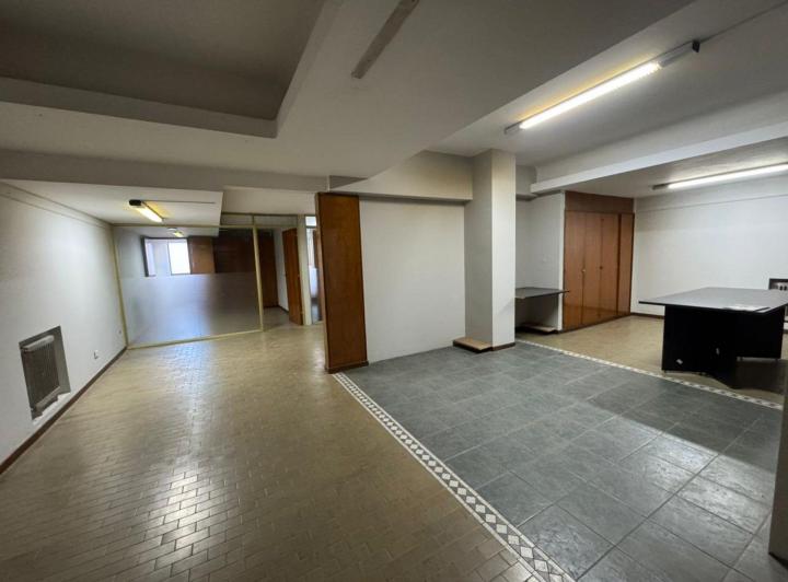 Oficina comercial · 148m²
