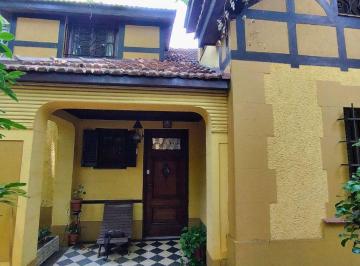 Casa · 182m² · 9 Ambientes · 2 Cocheras · Venta Casa Estilo Inglés en La Lucila