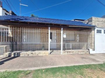 Casa · 120m² · 5 Ambientes · 2 Cocheras · Venta Casa 5 Amb Cocheras Jardin Quincho Merlo Sur