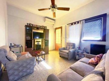PH · 127m² · 6 Ambientes · Venta PH Dos Plantas Jardín y Terraza Loma Hermosa