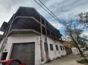 Bodega-Galpón · 205m² · Venta Galpon Parque Avellaneda Esquina