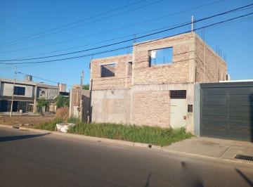 Casa · 222m² · 7 Ambientes · 2 Cocheras · Venta Casa Esquina Obra Avanzada Las Heras Mendoza