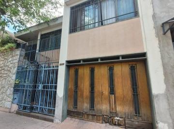 Casa · 287m² · 8 Ambientes · 1 Cochera · Casa en Venta - 5 Dorm - Pileta - Cuarta Oeste