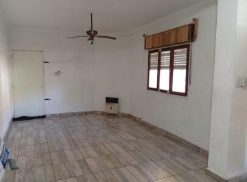 Casa · 102m² · 4 Ambientes · 1 Cochera · Casa en Venta 2 Dorm. Barrio Belgrano