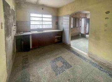 Casa · 79m² · 4 Ambientes · Casa en Venta 2 Dormitorio con Galpón - Fisherton