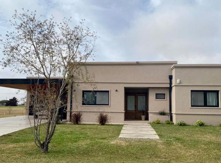 Casa · 120m² · 4 Ambientes · 2 Cocheras