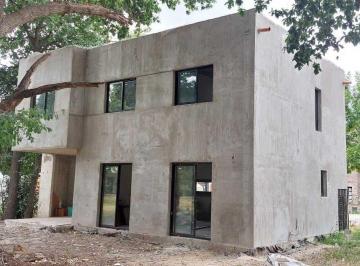 Casa · 112m² · 4 Ambientes · 1 Cochera · Venta de Casa a Estrenar en Matheu Sin Expensas