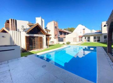 Casa · 268m² · 5 Ambientes · 2 Cocheras · Venta Casa 5 Ambientes Lomas de Zamora