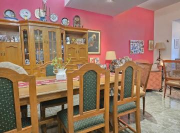 Casa · 210m² · 5 Ambientes · 1 Cochera · Venta Casa Caba