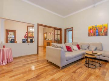 PH · 175m² · 5 Ambientes · PH en Villa Urquiza - 5 Ambientes