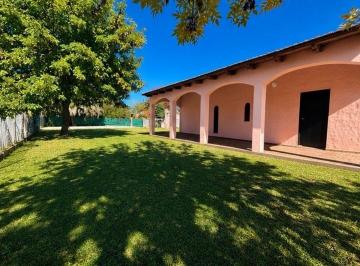 Quinta vacacional · 116m² · 2 Dormitorios · Oportunidad - Hermosa Casa Quinta en Sauce Viejo