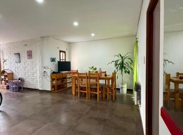 Casa · 145m² · 3 Ambientes · 1 Cochera · Casa en Barrio Guadalupe Oeste