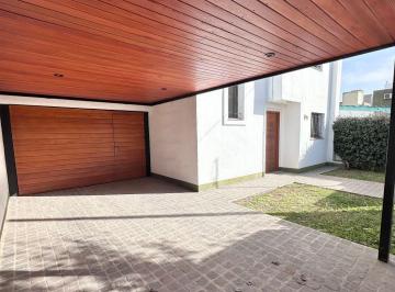 Casa de 8 ambientes, Córdoba · 3 Dorm. - 1 Escritorio en Planta Baja - Pileta - Casa en Venta Arguello - El Refugio