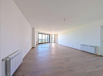 Departamento · 109m² · 3 Ambientes · 1 Cochera · Alquiler Departamento 2 Dorm., Patio + Cochera