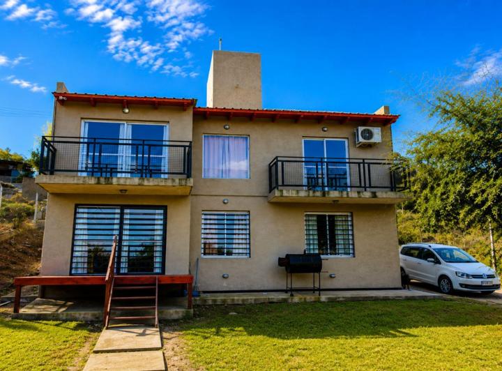 Casa · 98m² · 5 Ambientes · 2 Cocheras