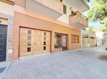 PH · 248m² · 8 Ambientes · 1 Cochera · Venta 2 PH 4 y 3 Amb Monte Castro Jardin Terraza