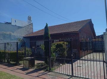 Casa · 133m² · 4 Ambientes · 1 Cochera · Venta Casa 4 Amb Cochera Quincho Patio San Carlos
