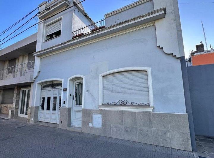 Casa · 148m² · 5 Ambientes · 1 Cochera