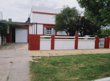 Casa · 278m² · 6 Ambientes · 1 Cochera · Venta / Casa / Hospedaje / Moises Ville
