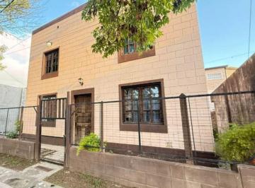 Casa · 182m² · 5 Ambientes · Venta / Casa con Galpón / Gas Natural / Crédito
