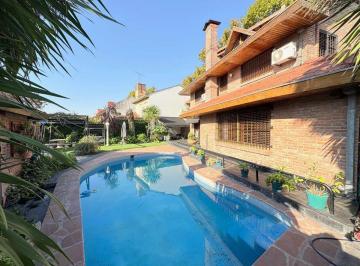 Casa · 500m² · 7 Ambientes · 2 Cocheras · Venta Casa 4 Dorm. Martinez Permuta