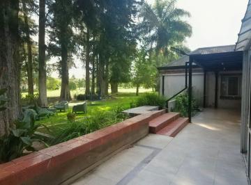 Casa · 373m² · 5 Ambientes · Casa de Categoría Al Golf en La Tradición