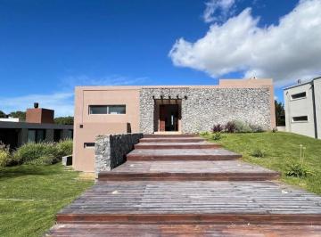 Casa · 216m² · 5 Ambientes · Casa Venta Costa Esmeralda Residencial II 100