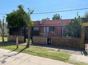 Casa · 70m² · 4 Ambientes · 1 Cochera · Venta Casa 4 Ambientes en Berisso