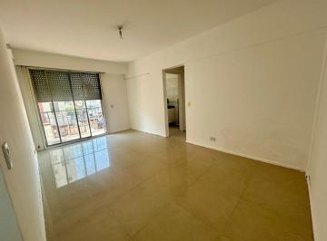 Departamento · 48m² · 3 Ambientes · Venta de 3 Amb en San Telmo en Edificio Torre