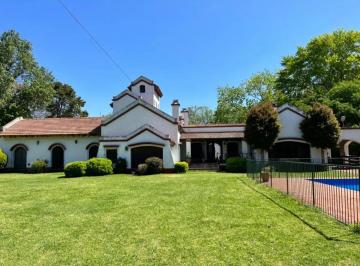 Casa · 800m² · 8 Ambientes · 2 Cocheras · Venta Casa Estilo Colonial en El Cazador