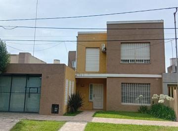 Casa · 109m² · 4 Ambientes · Casa en Venta, 4 Ambientes I Lujan I Apto Credito