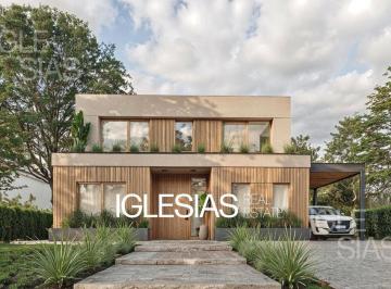 Casa · 293m² · 6 Ambientes · 4 Cocheras · Casa en Venta en Carpinchos, Nordelta