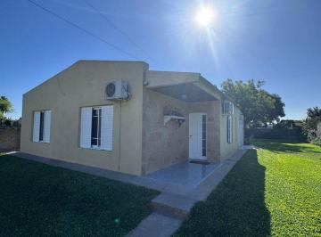 Casa · 61m² · 7 Ambientes · 1 Cochera · Venta Casa 3 Dorm. - Humboldt.