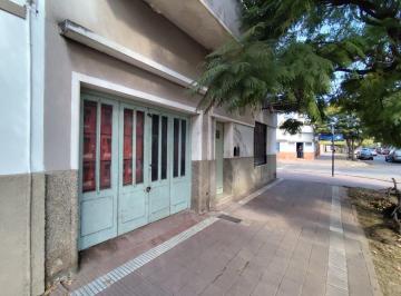 Casa · 212m² · 6 Ambientes · 1 Cochera · Venta Casa Reciclar Pueyrredon Excelente Ubicacion