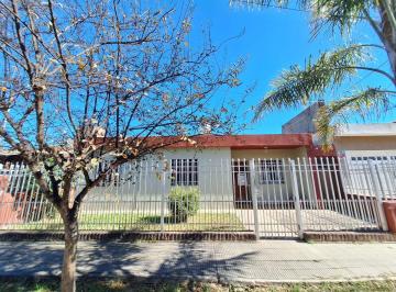 Casa · 145m² · 7 Ambientes · Venta Casa 4 Dorm Galeria Poeta Lugones Cba