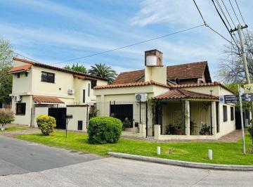 Casa · 167m² · 4 Ambientes · 3 Cocheras · Chalet Mas Departamento Excelente Zona