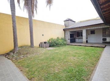 Casa · 165m² · 3 Ambientes · 1 Cochera · Venta Casa 3 Ambientes C/ Jardin y Cochera Quilmes