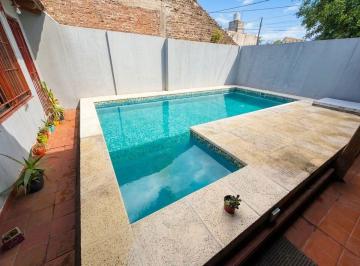 Casa · 252m² · 4 Ambientes · 2 Cocheras · Casa en Venta 4 Ambientes con Pileta / Wilde